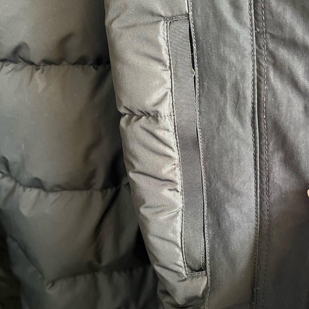 The North Face Women’s Parka Black - Picture 11 of 16